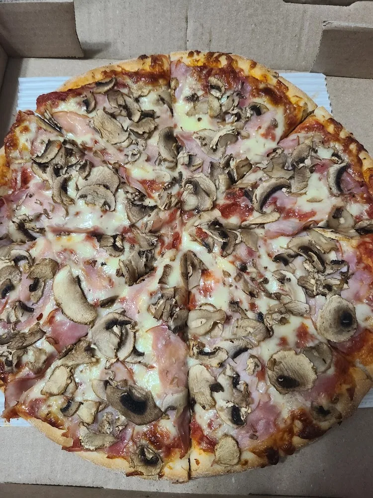 Mushroom and Ham Pizza